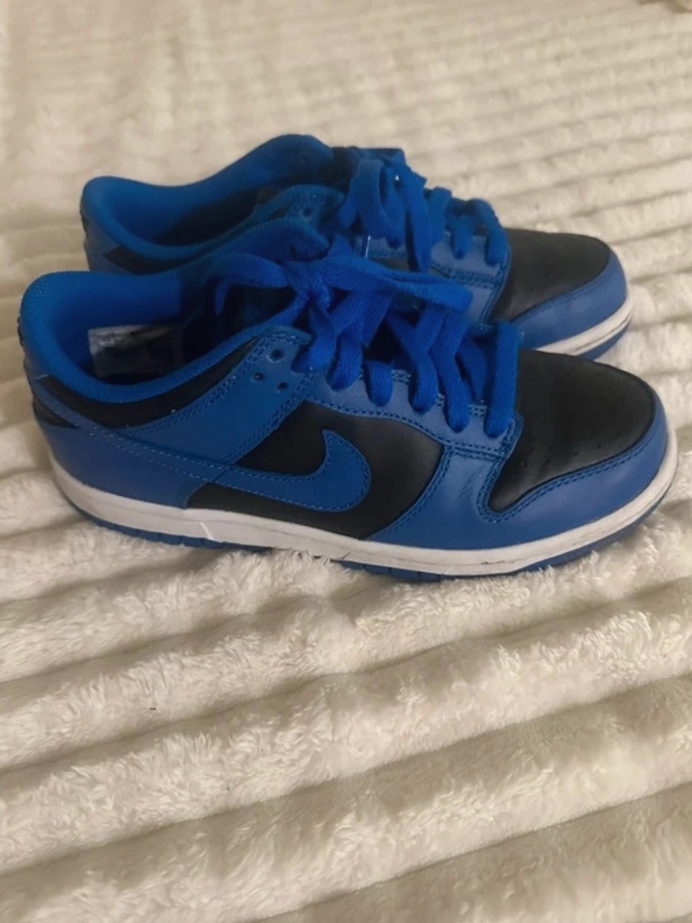 Nike Kids Blue and Black Low-Top Sneakers